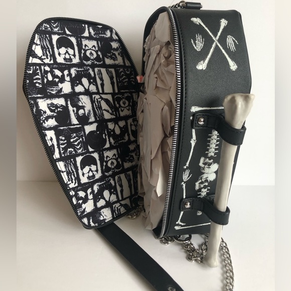 Halloween Bone Handle Coffin Style Crossbody - Glow in the Dark Skeleton art NWT - Picture 8 of 12